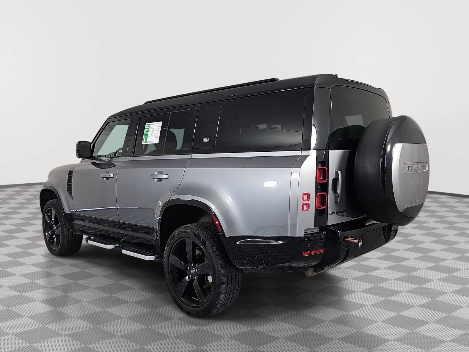 2023 Land Rover Defender 130 X-Dynamic SE