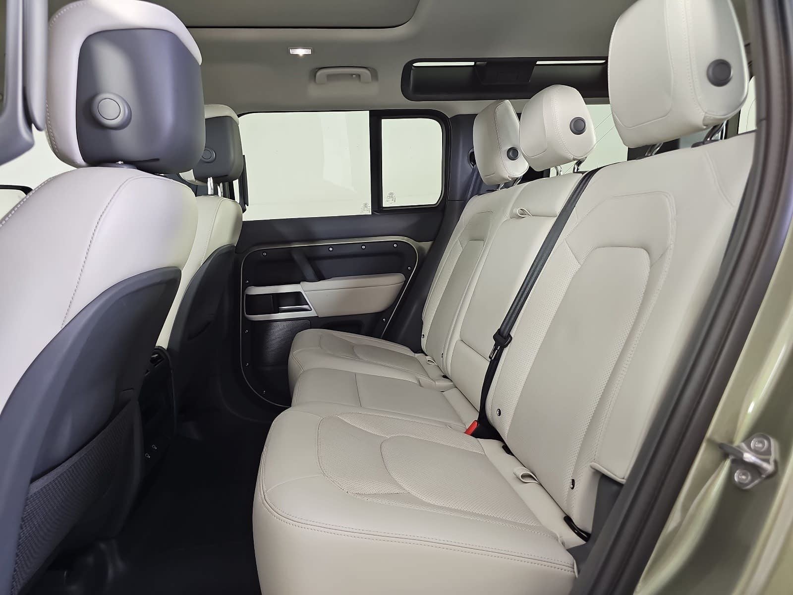 2024 Land Rover Defender 110 S