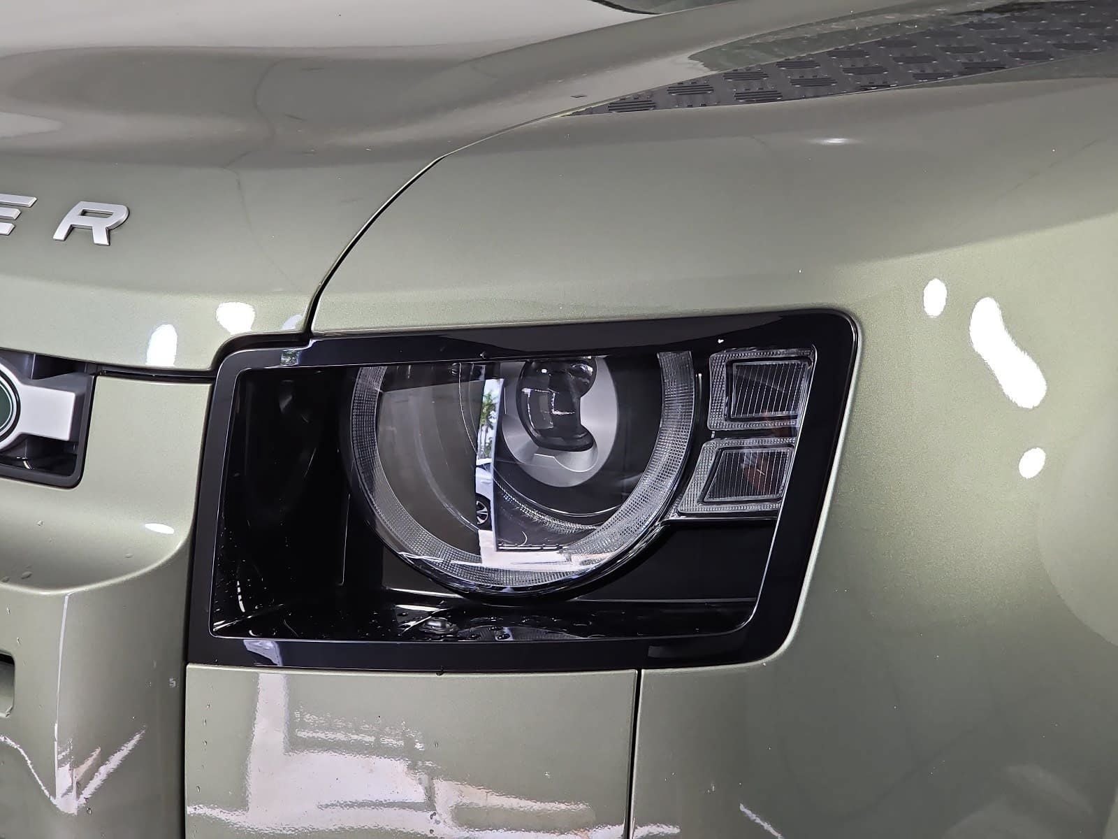2024 Land Rover Defender 110 S