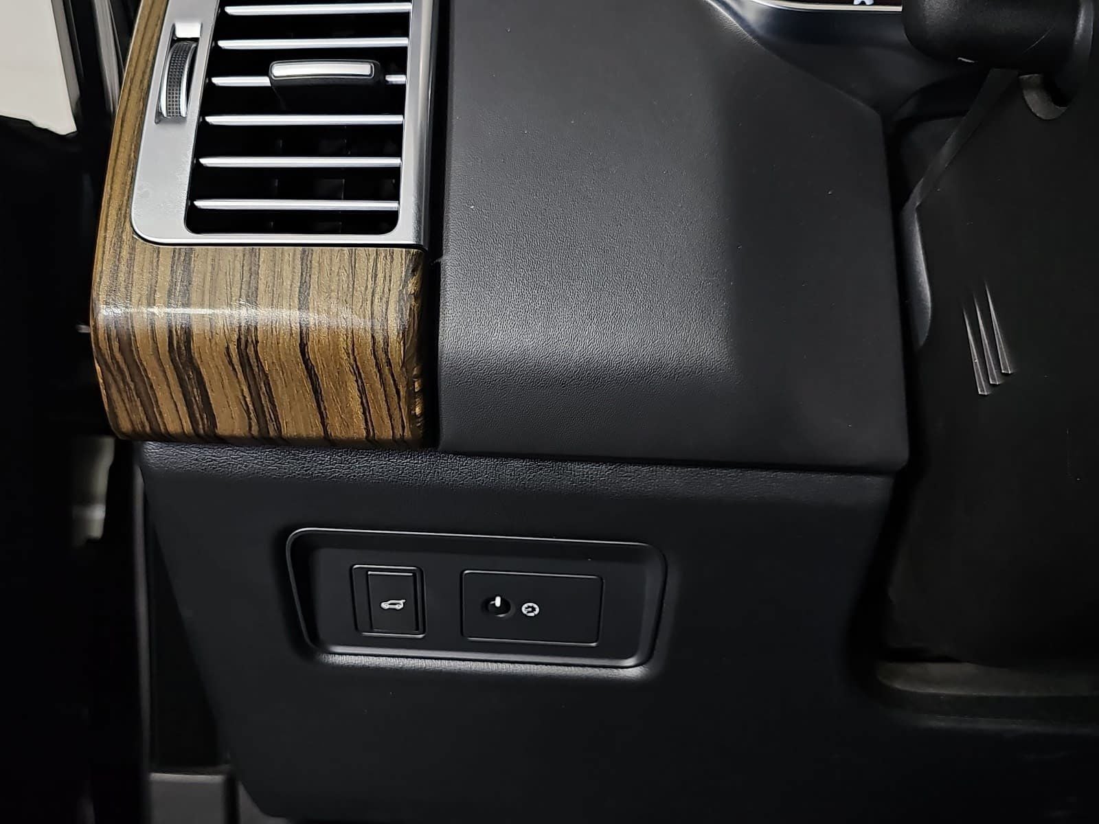 2018 Land Rover Range Rover 3.0L V6 Supercharged HSE