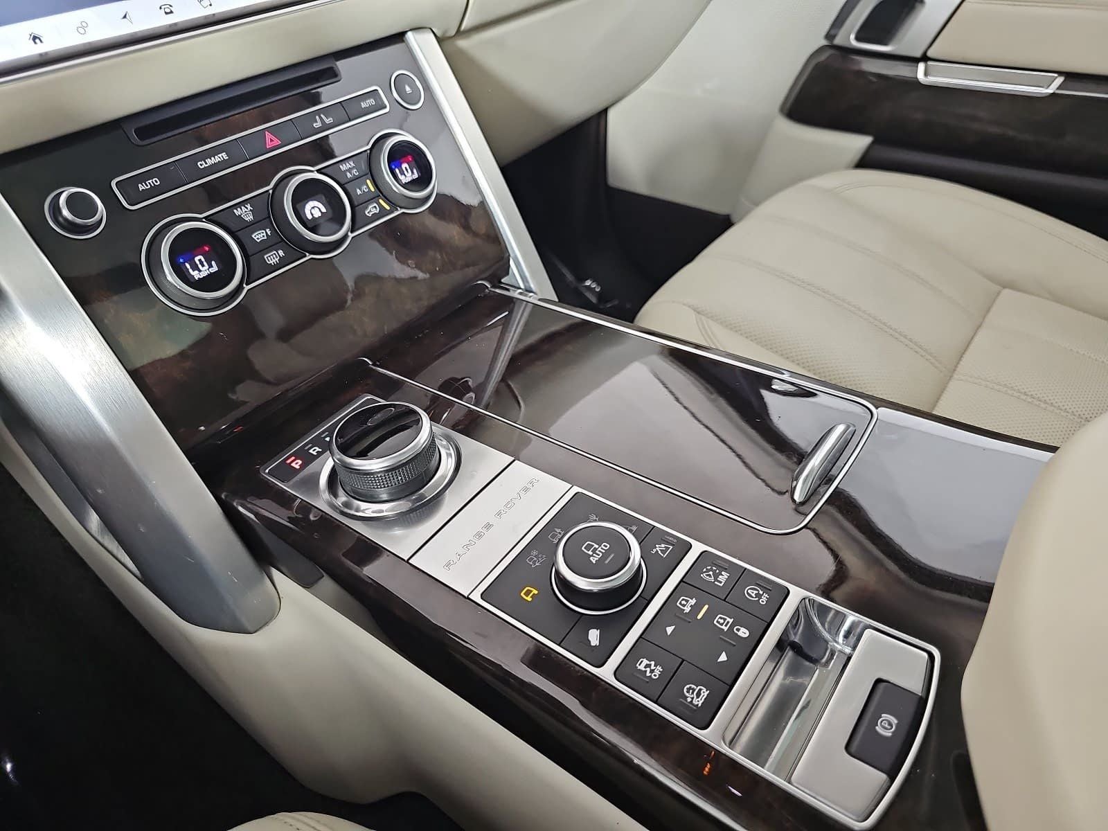 2017 Land Rover Range Rover 5.0L V8 Supercharged LWB