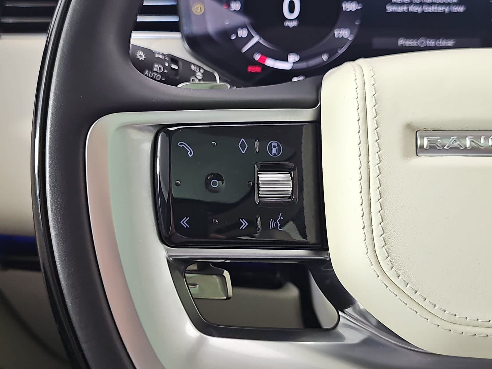 2025 Land Rover Range Rover SE