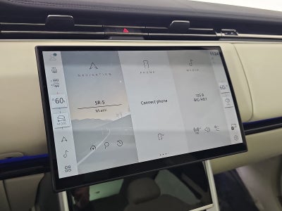 2025 Land Rover Range Rover SE