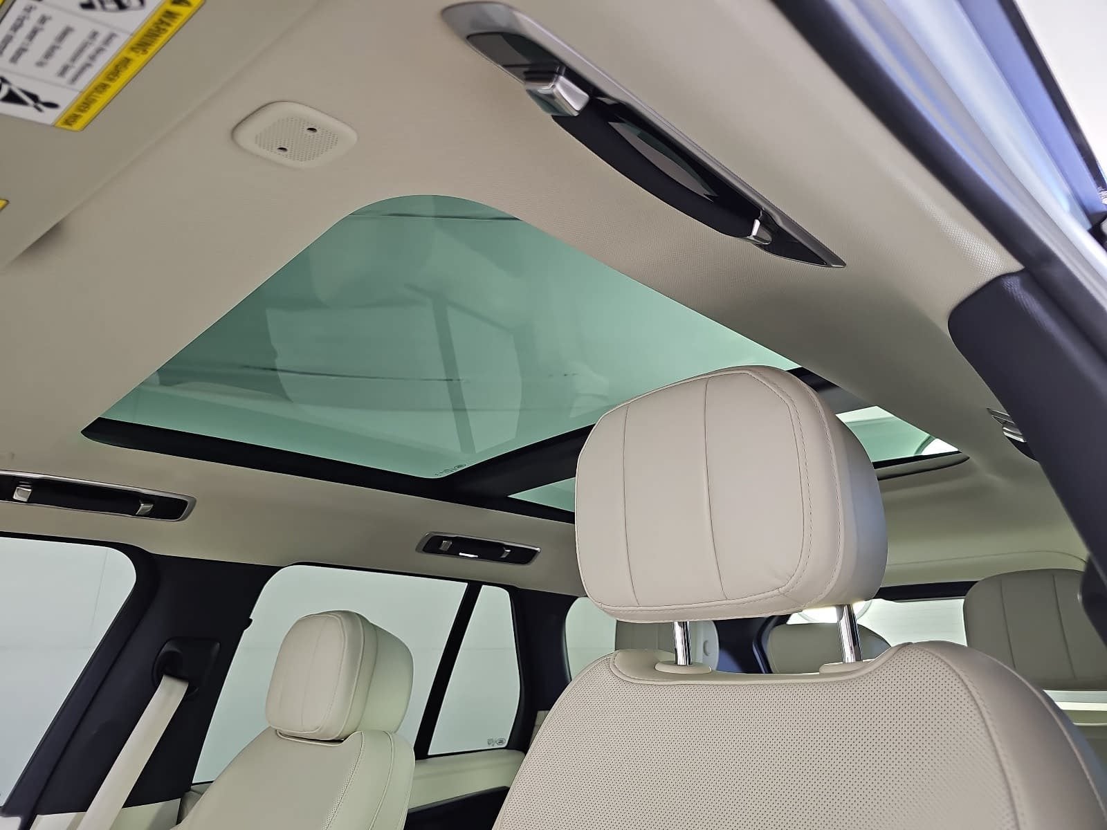 2025 Land Rover Range Rover SE