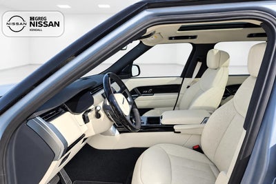 2025 Land Rover Range Rover SE
