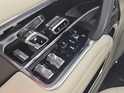 2024 Land Rover Range Rover SE
