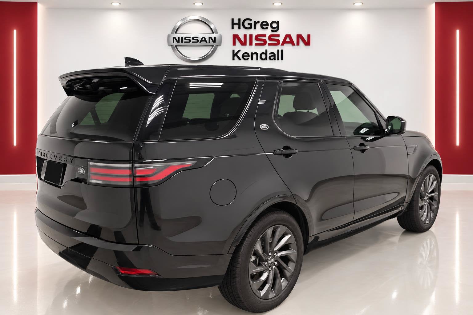 2023 Land Rover Discovery S R-Dynamic
