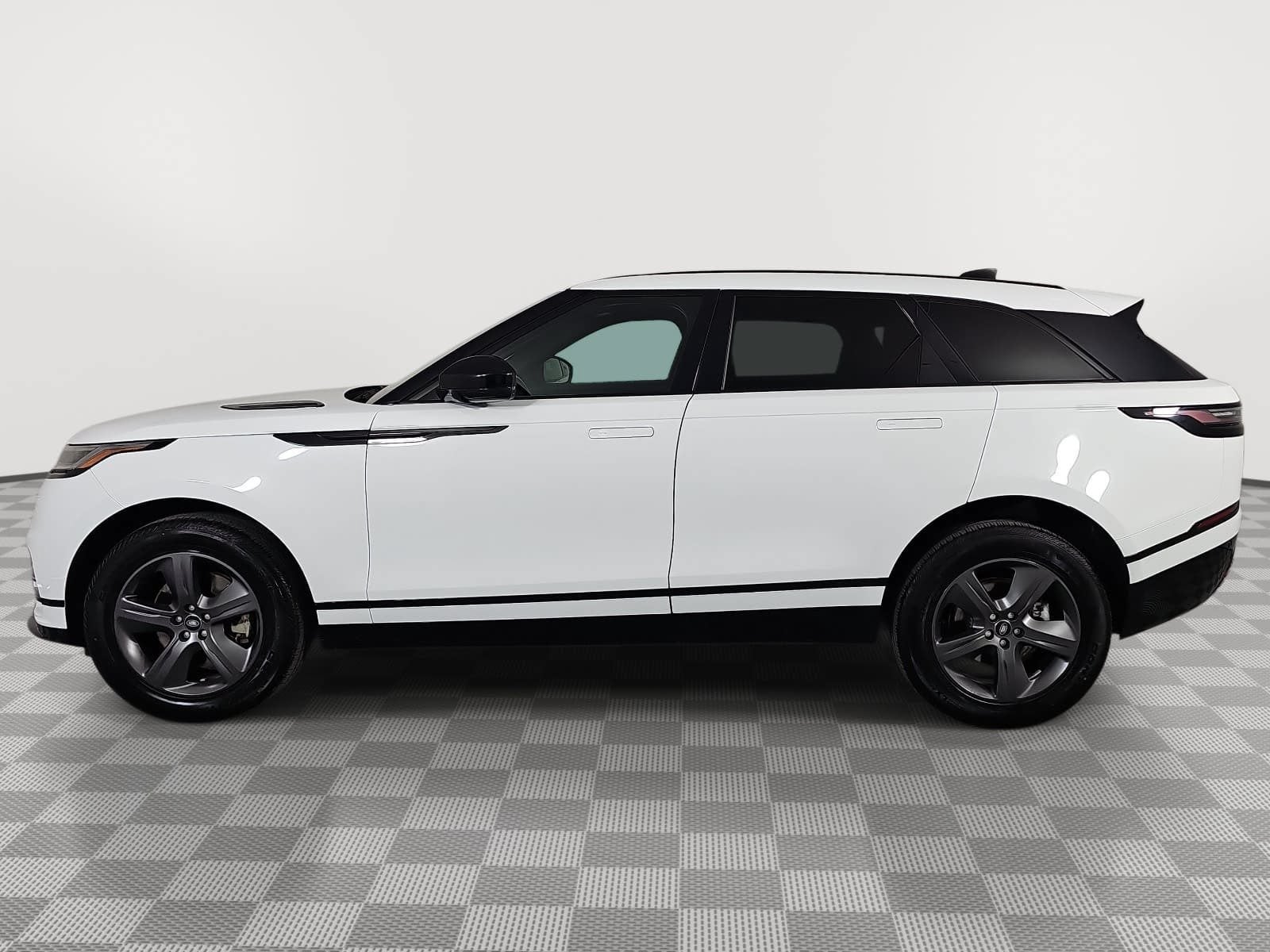 2025 Land Rover Range Rover Velar Dynamic SE