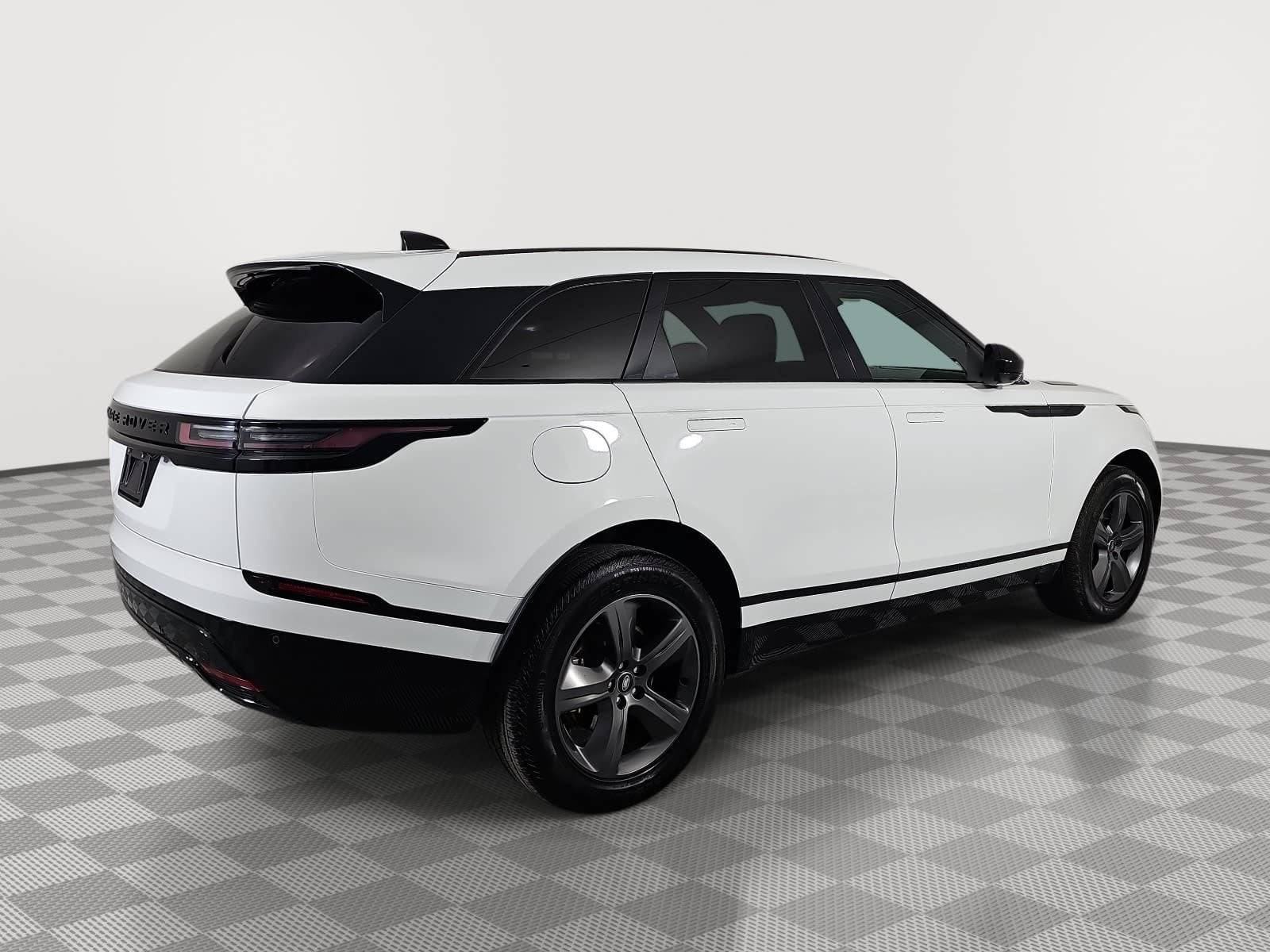 2025 Land Rover Range Rover Velar Dynamic SE