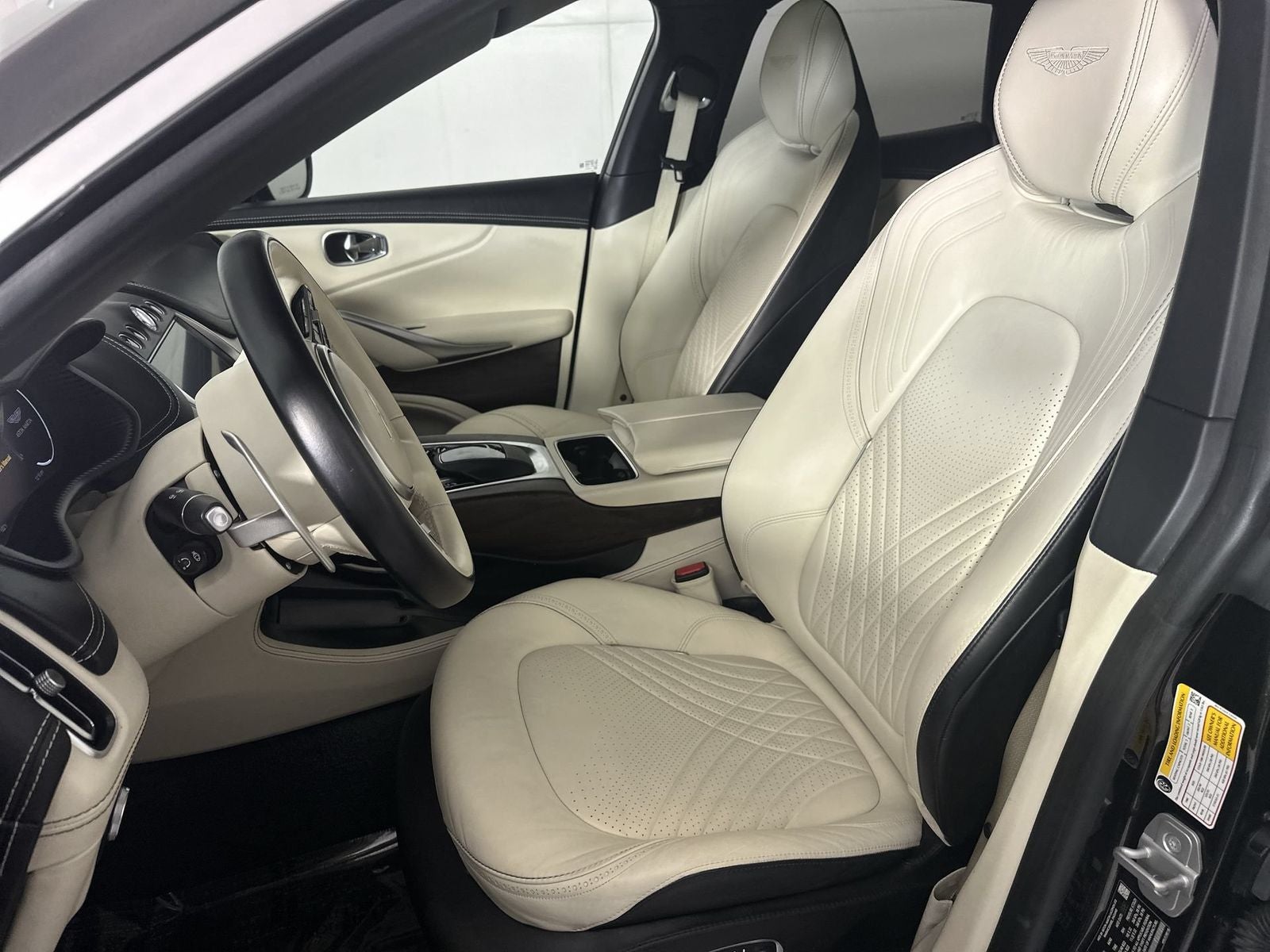 2021 Aston Martin DBX Base