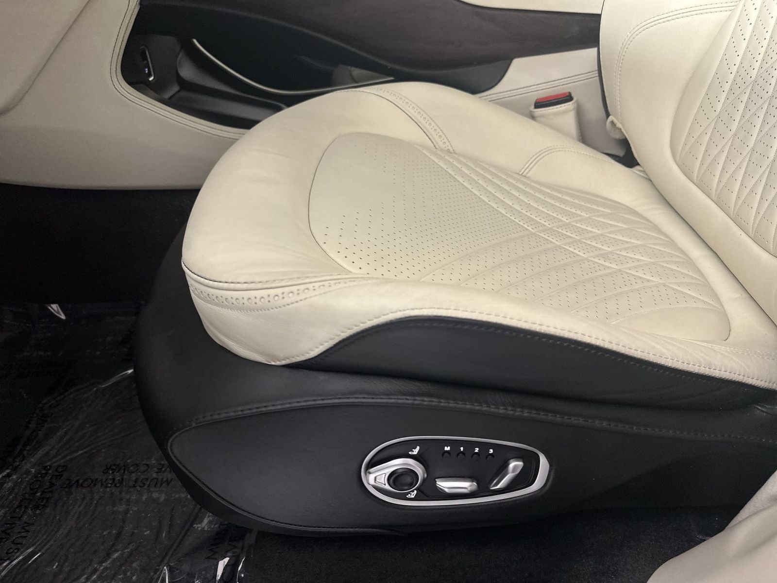 2021 Aston Martin DBX Base