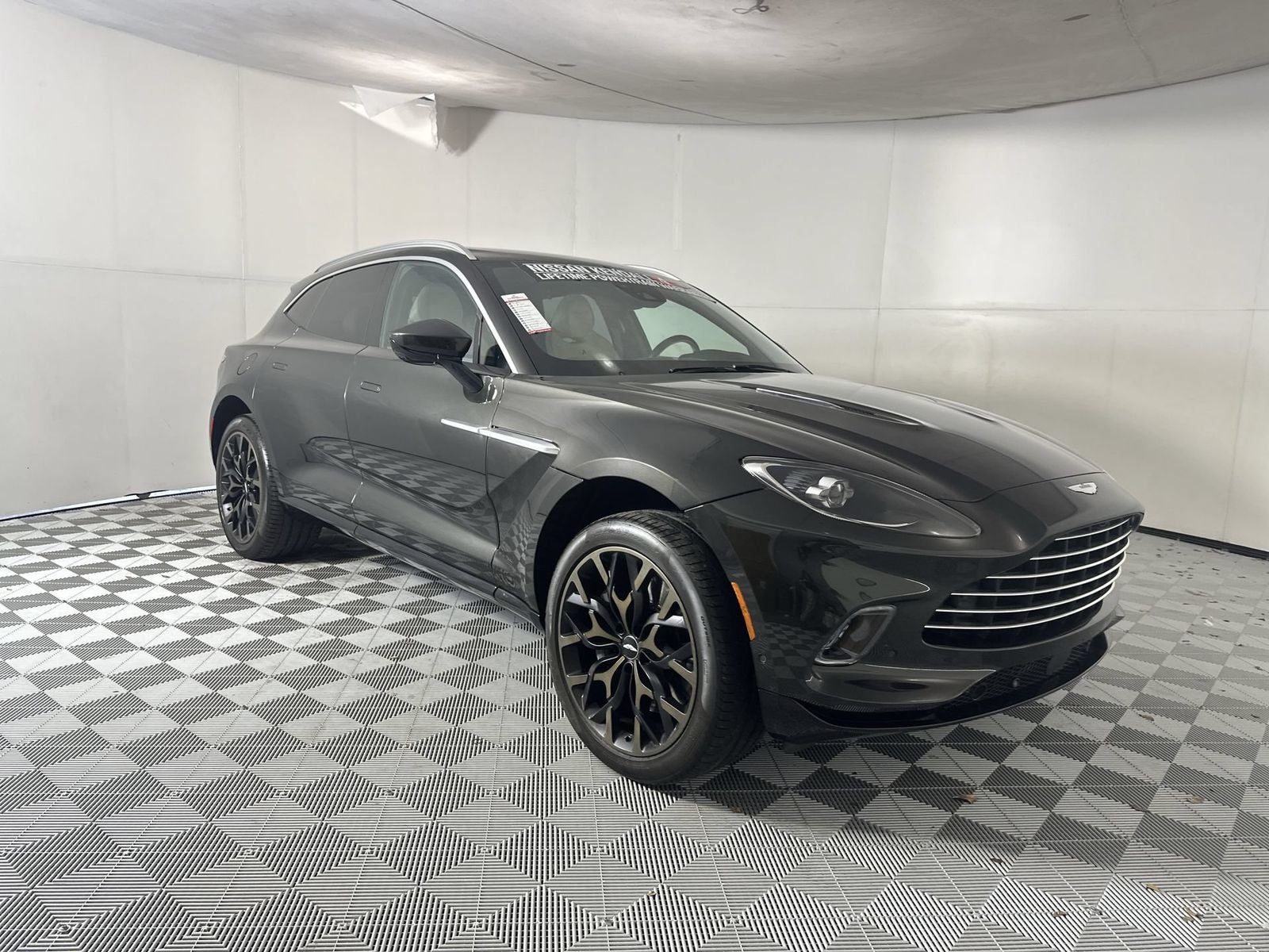 2021 Aston Martin DBX Base