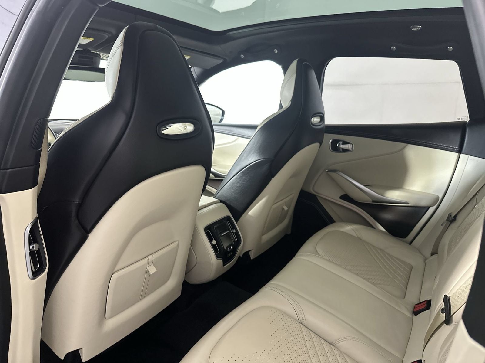 2021 Aston Martin DBX Base