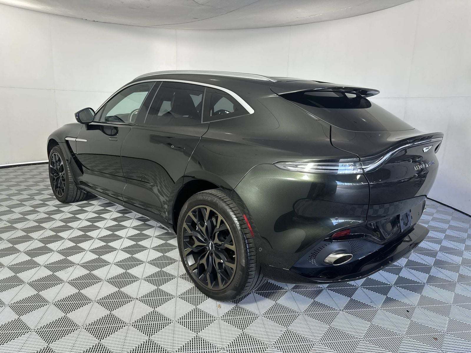 2021 Aston Martin DBX Base