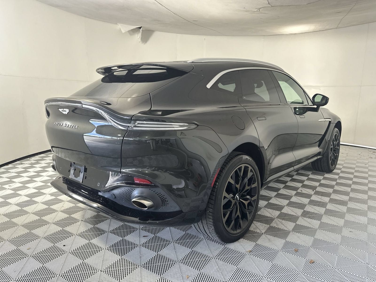 2021 Aston Martin DBX Base