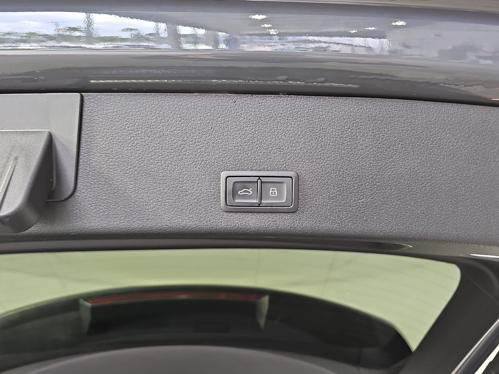 2024 Audi Q8 e-tron Prestige quattro