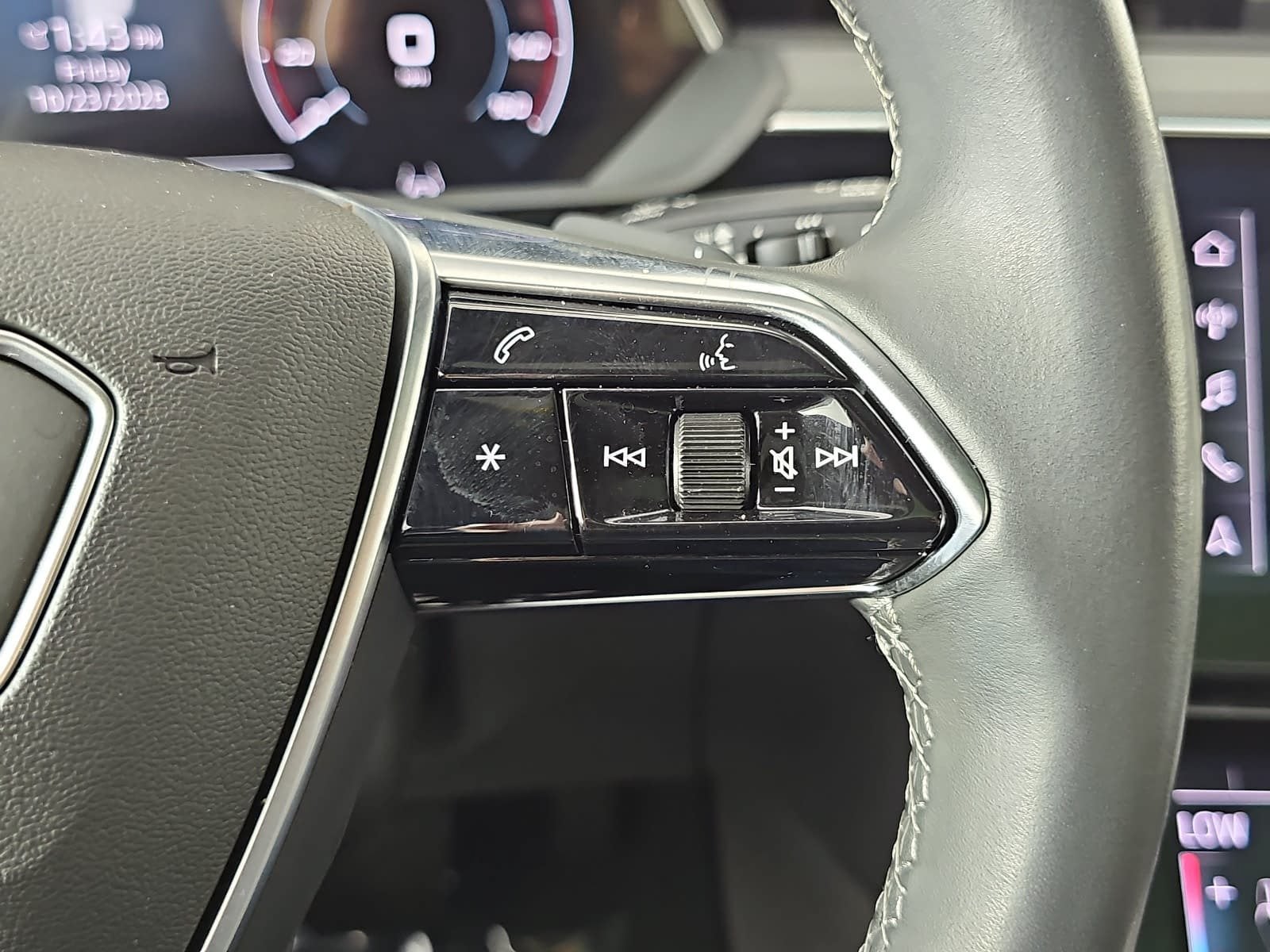 2024 Audi Q8 e-tron Prestige quattro