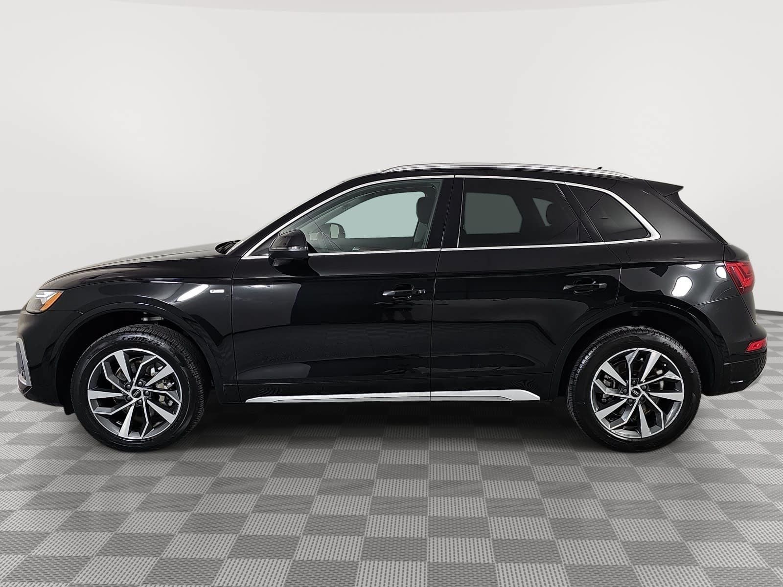2023 Audi Q5 45 S line Premium quattro