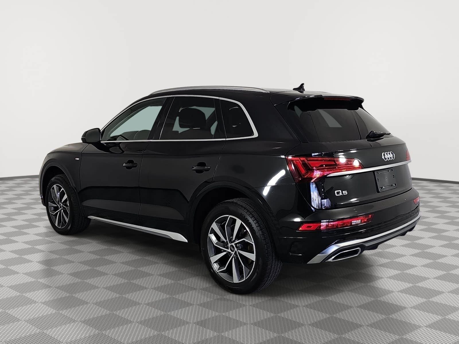 2023 Audi Q5 45 S line Premium quattro