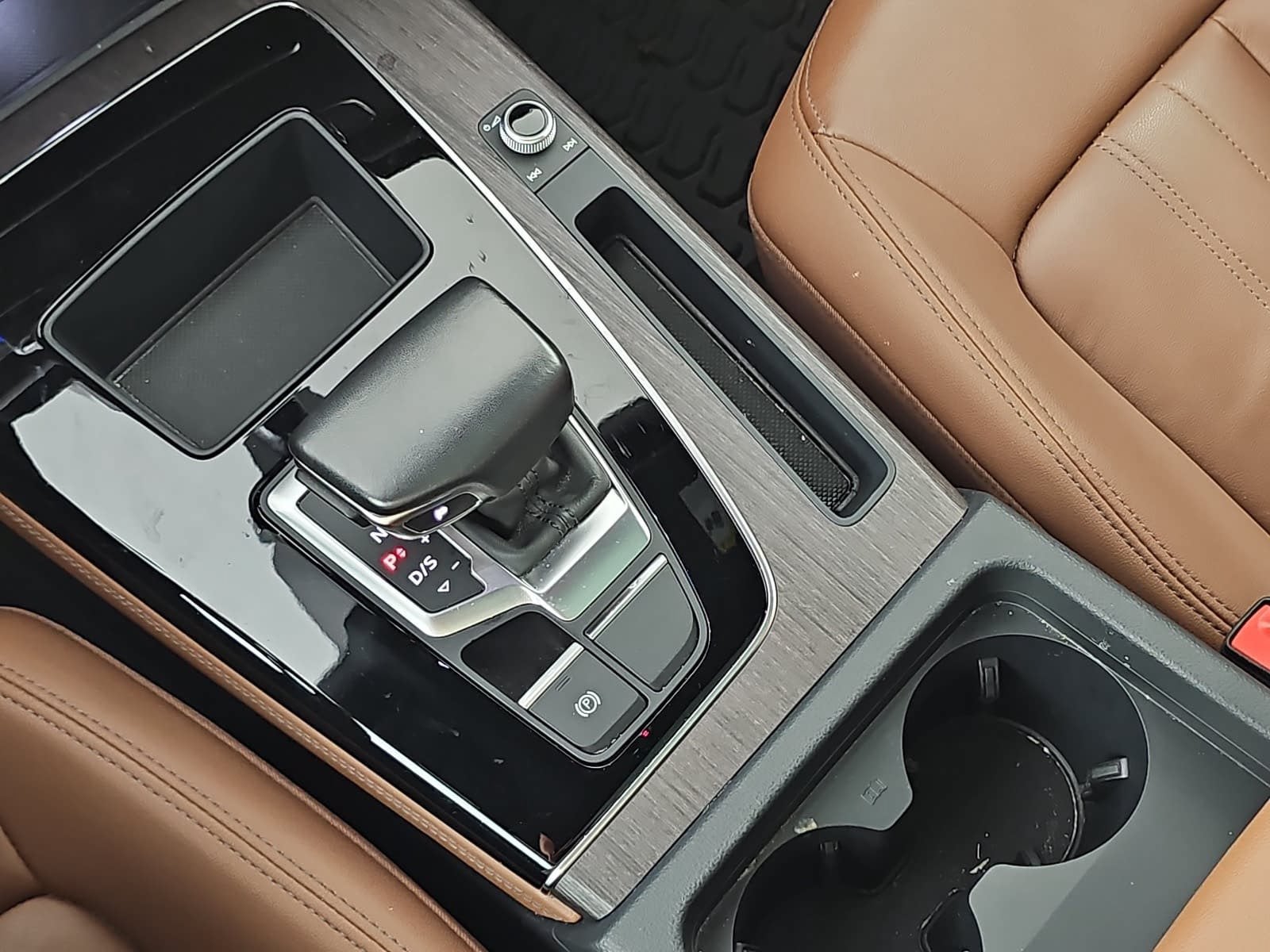 2023 Audi Q5 45 S line Premium quattro