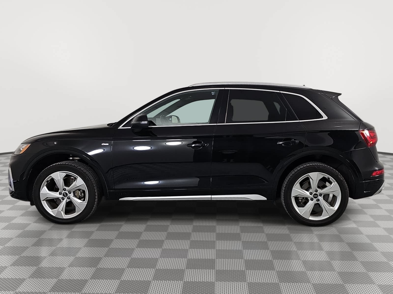 2023 Audi Q5 45 S line Premium quattro