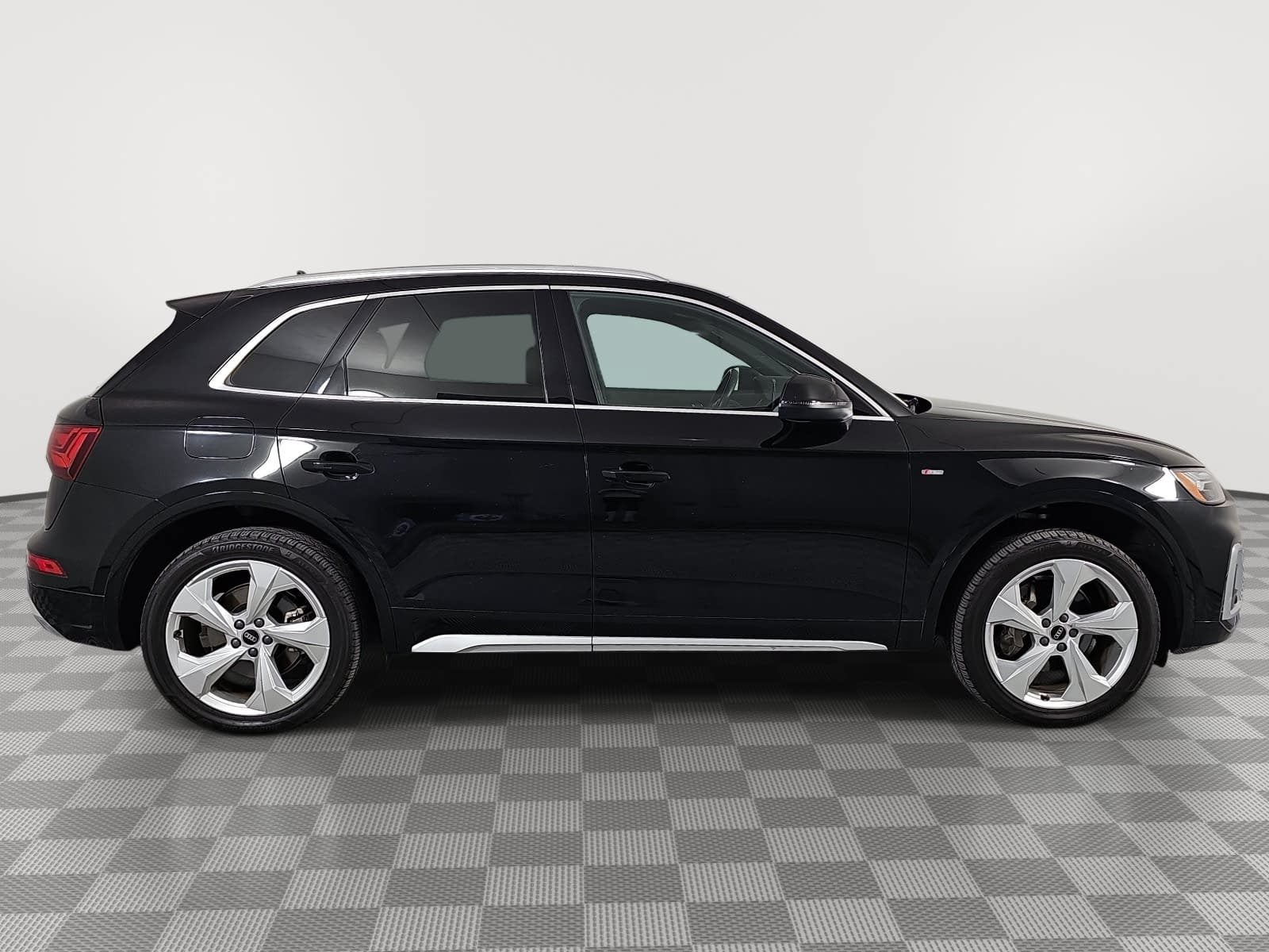 2023 Audi Q5 45 S line Premium quattro