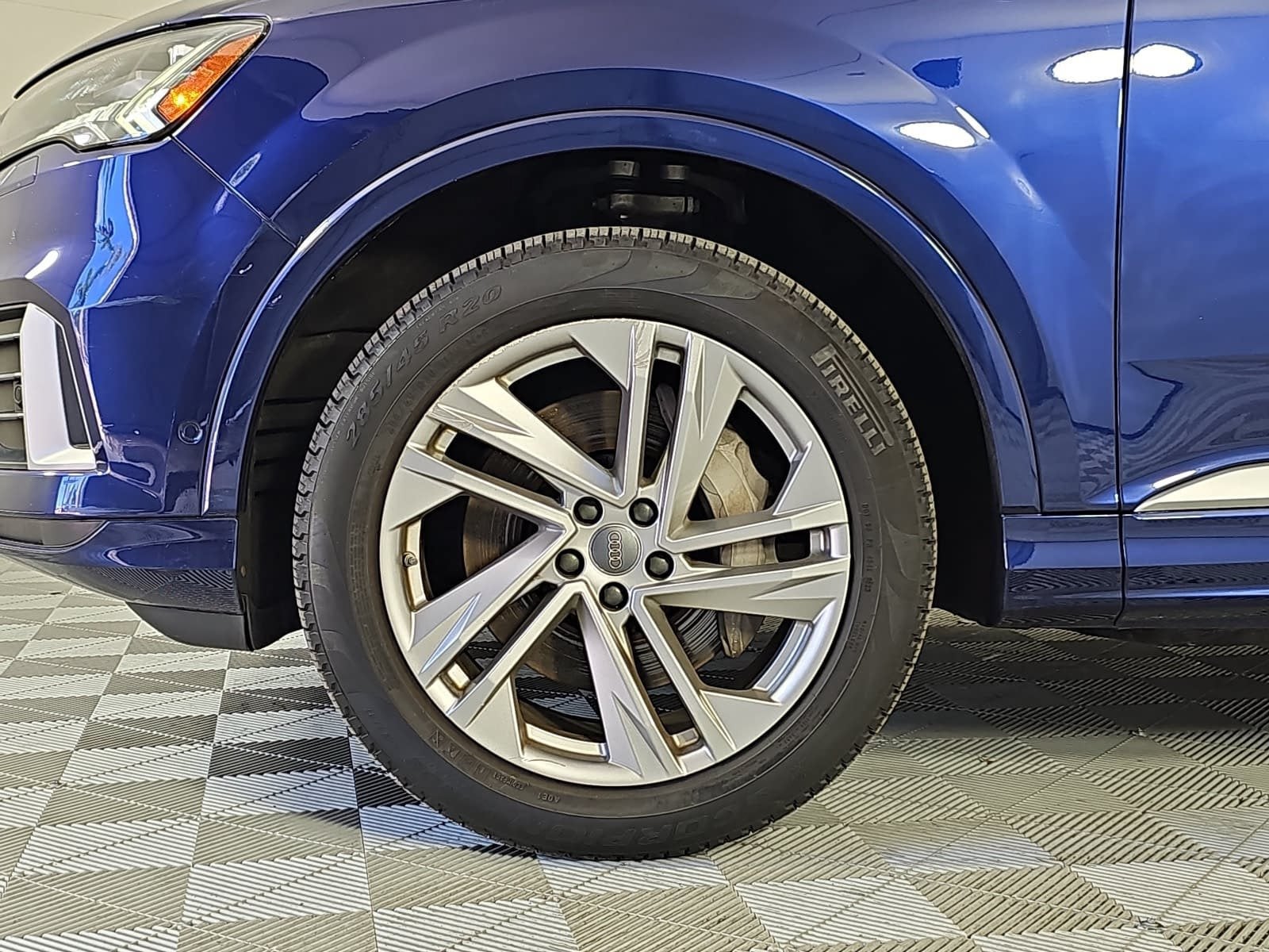 2023 Audi Q7 45 Premium Plus quattro
