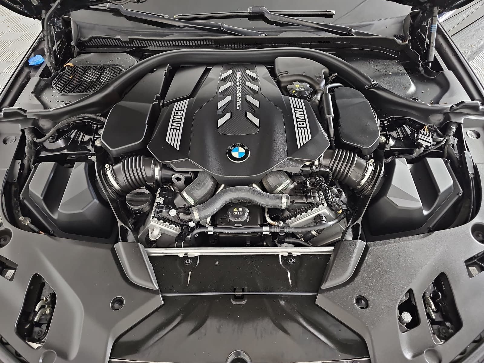 2023 BMW 5 Series M550i xDrive