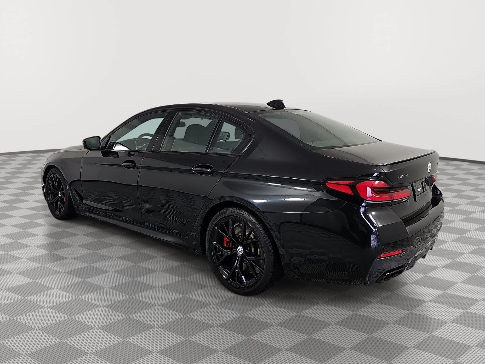 2023 BMW 5 Series M550i xDrive