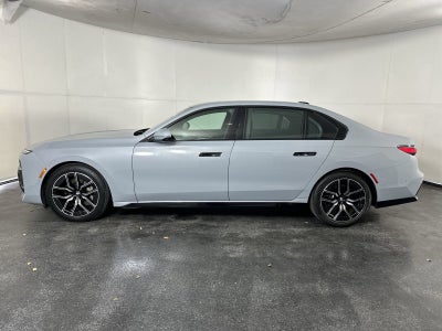 2025 BMW 7 Series 740i xDrive
