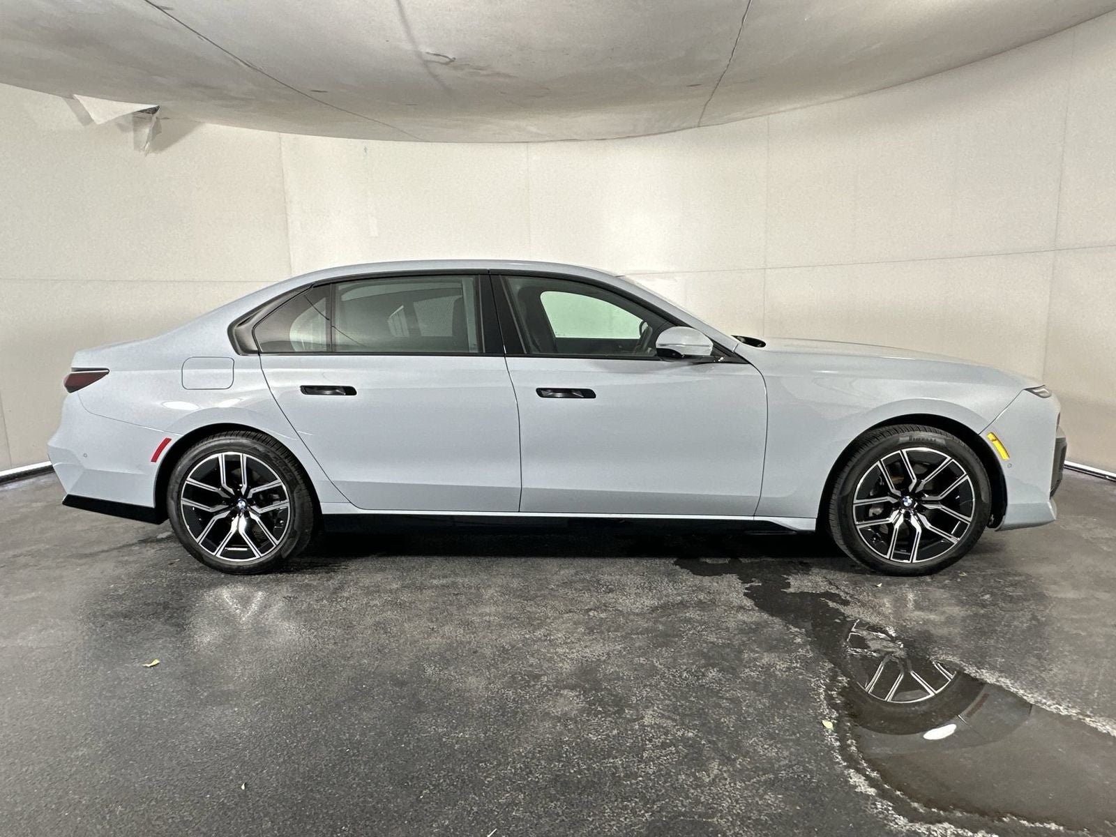 2025 BMW 7 Series 740i xDrive
