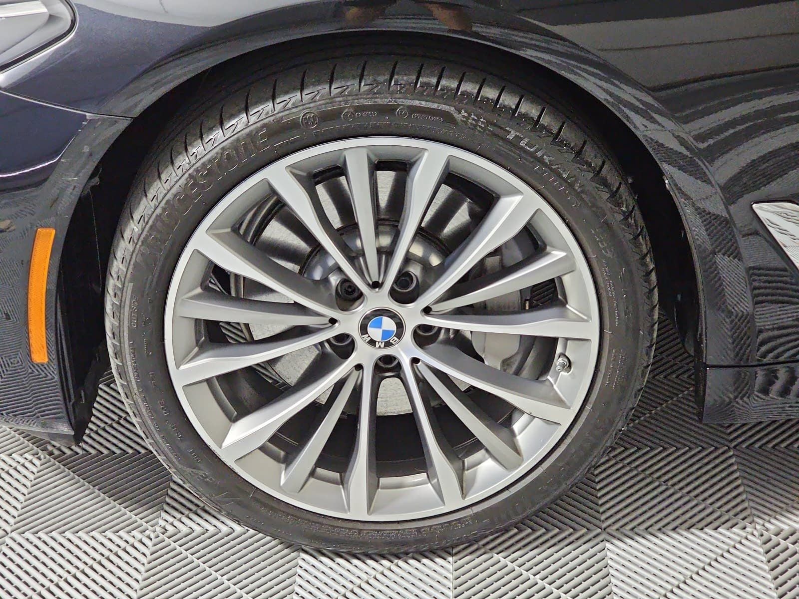 2022 BMW 5 Series 530i