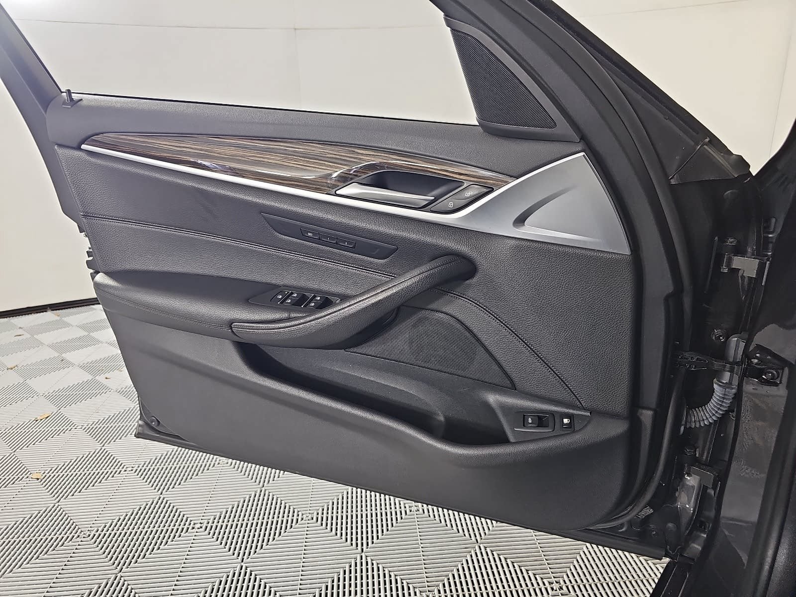 2018 BMW 5 Series 530e iPerformance