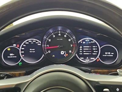 2018 Porsche Panamera 4