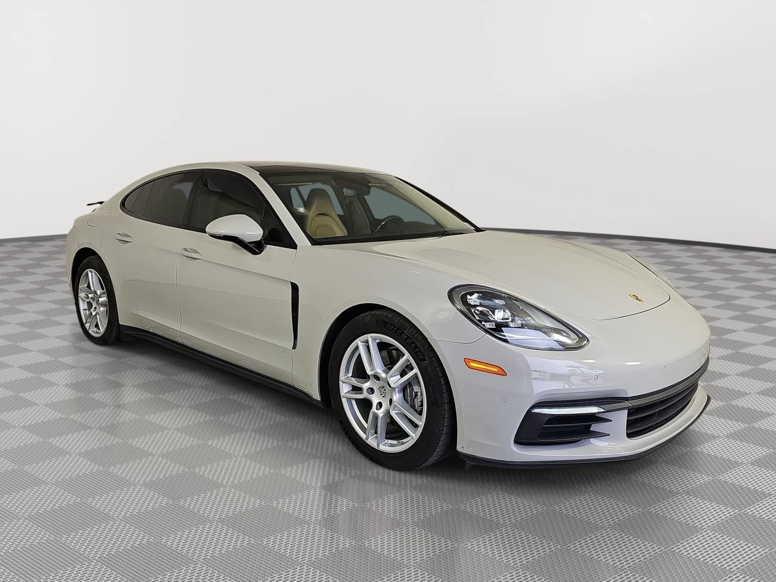 2018 Porsche Panamera 4