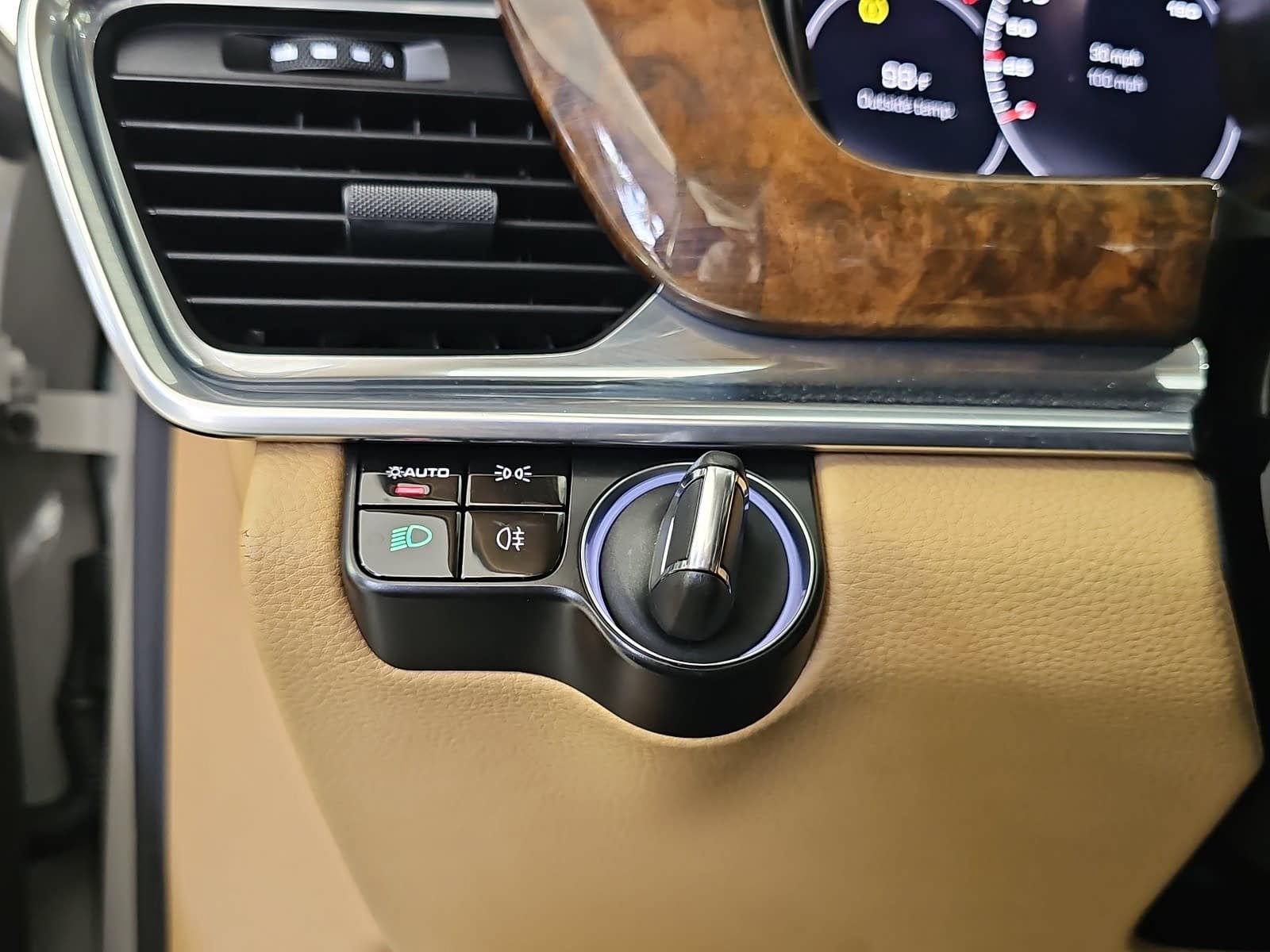 2018 Porsche Panamera 4