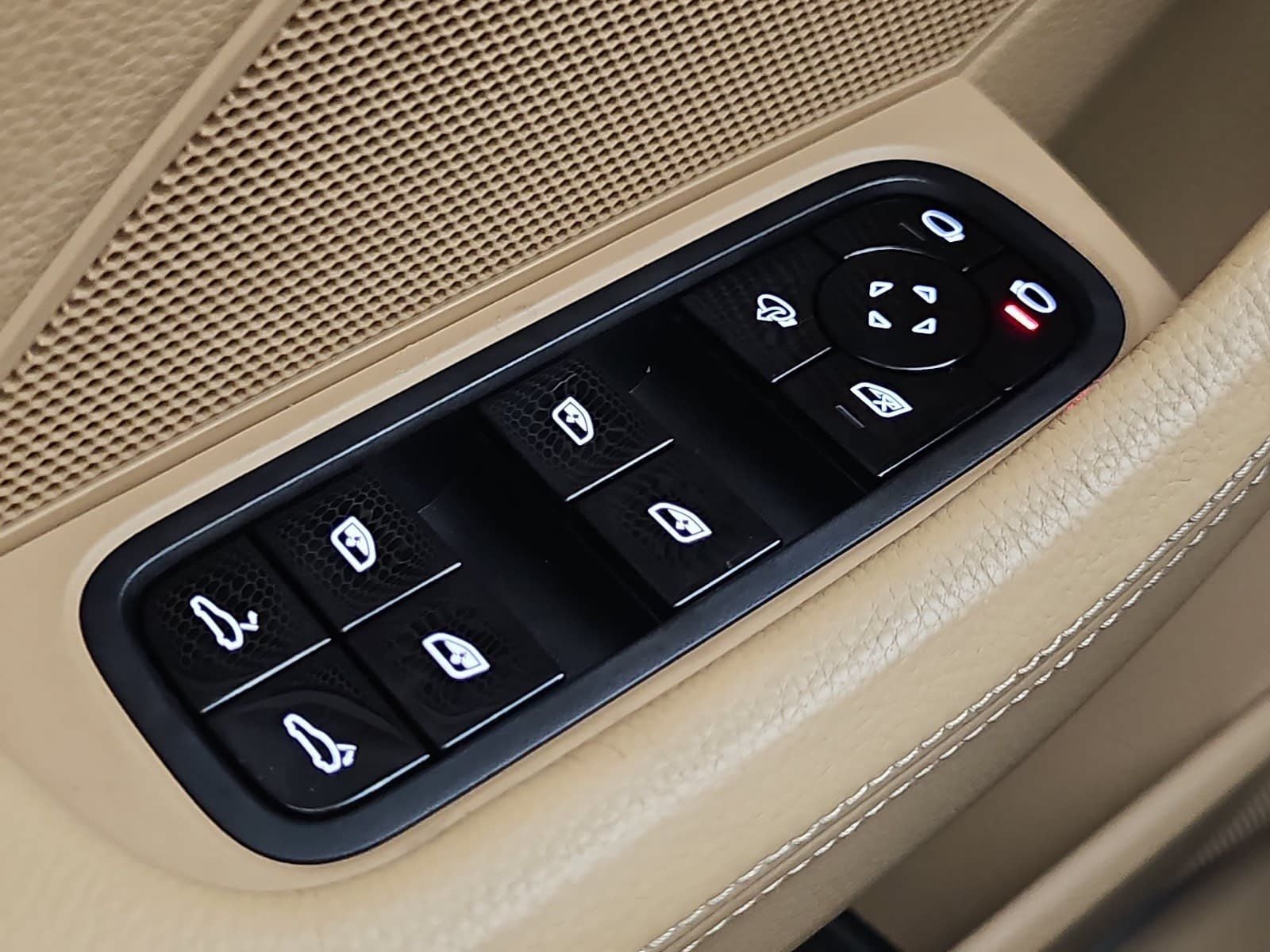 2018 Porsche Panamera 4