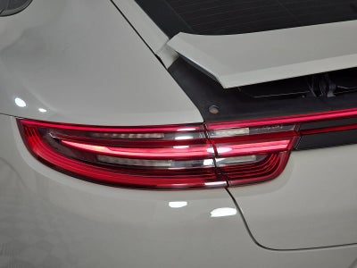 2018 Porsche Panamera 4