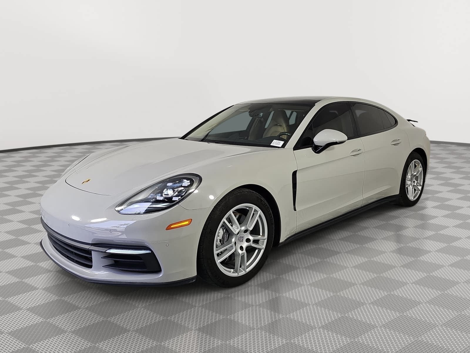 2018 Porsche Panamera 4