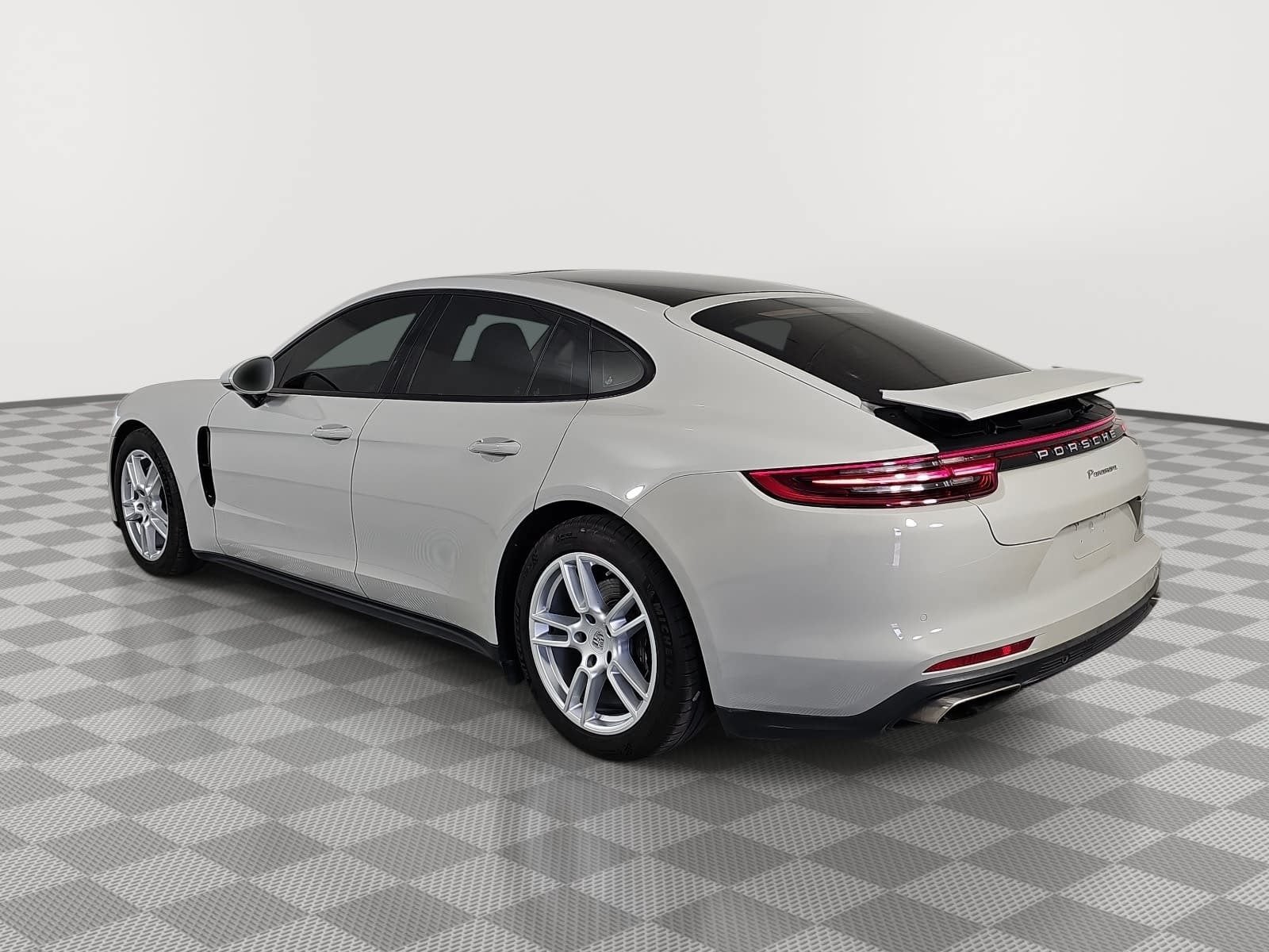 2018 Porsche Panamera 4