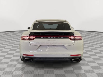 2018 Porsche Panamera 4