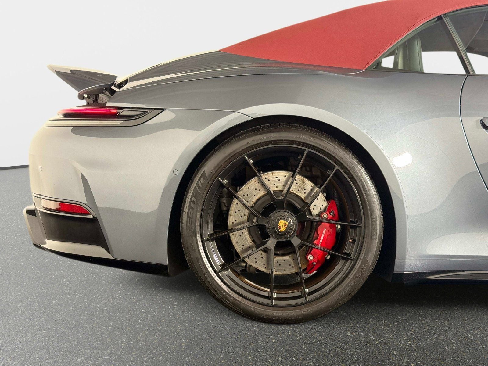 2026 Porsche 911 Carrera 4 GTS