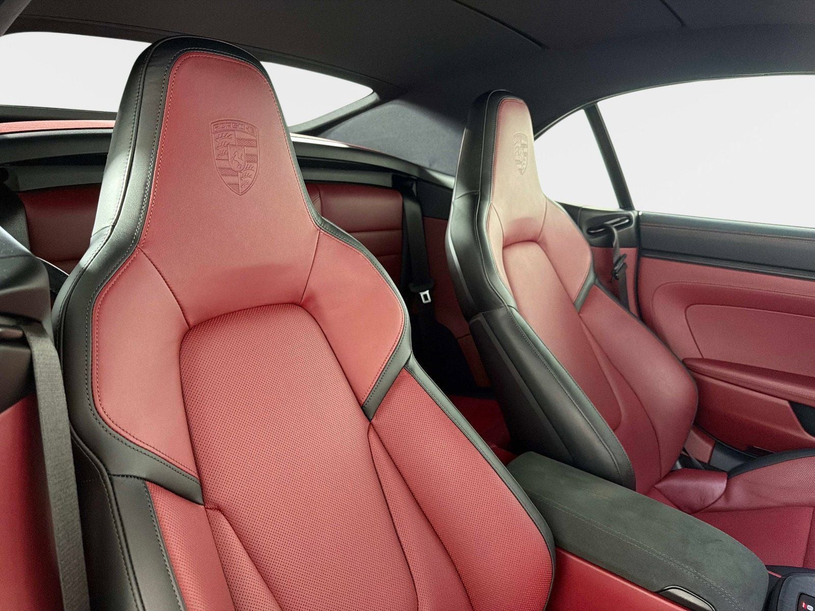2026 Porsche 911 Carrera 4 GTS