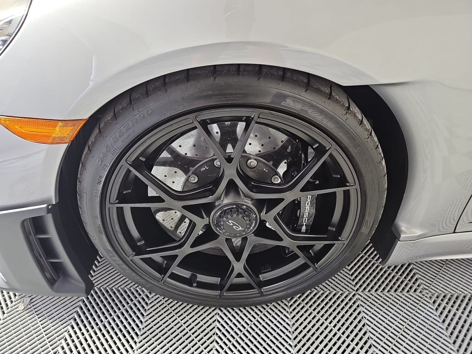 2025 Porsche 718 Spyder RS