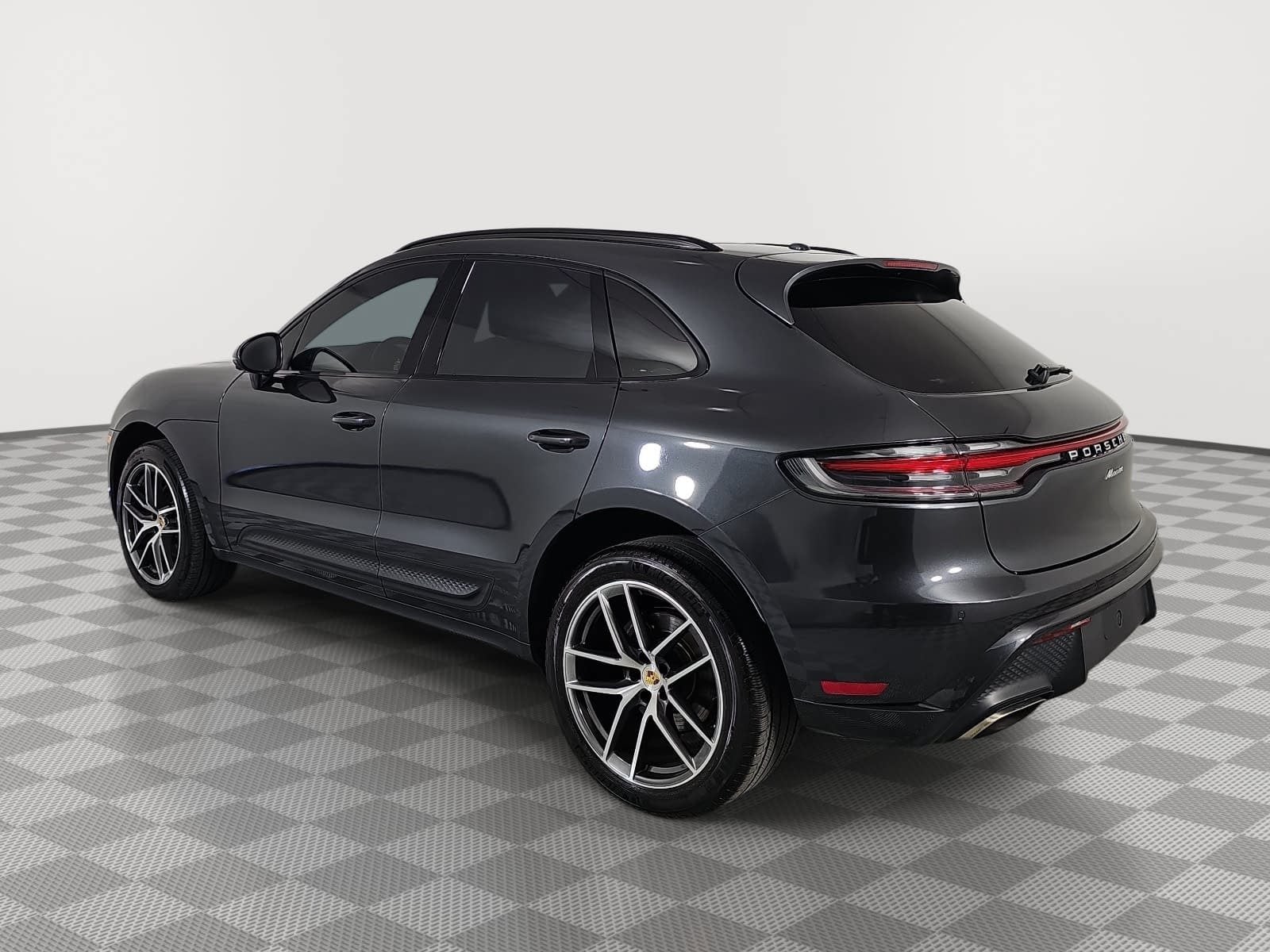 2025 Porsche Macan Base