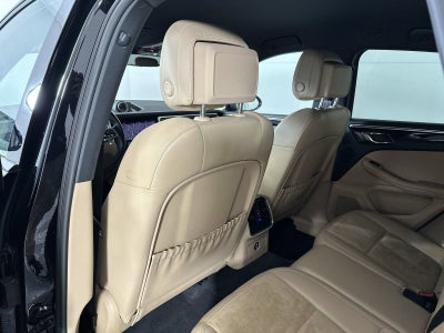 2020 Porsche Macan Base