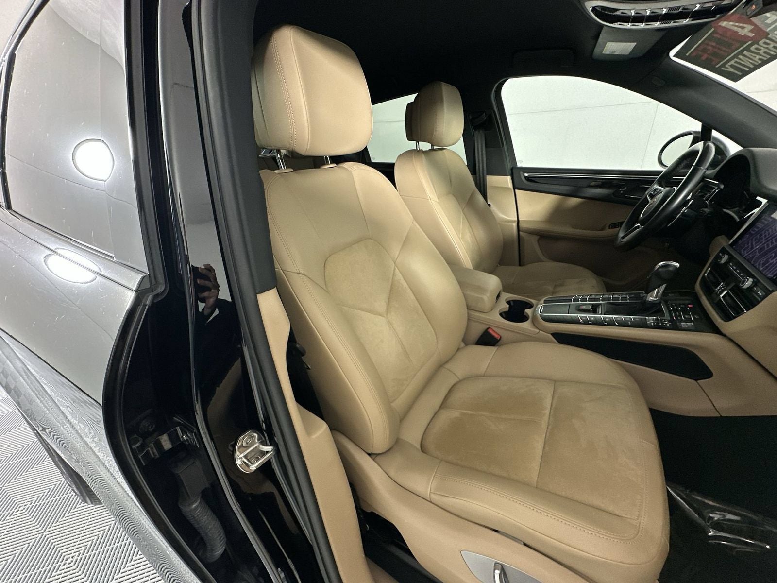 2020 Porsche Macan Base