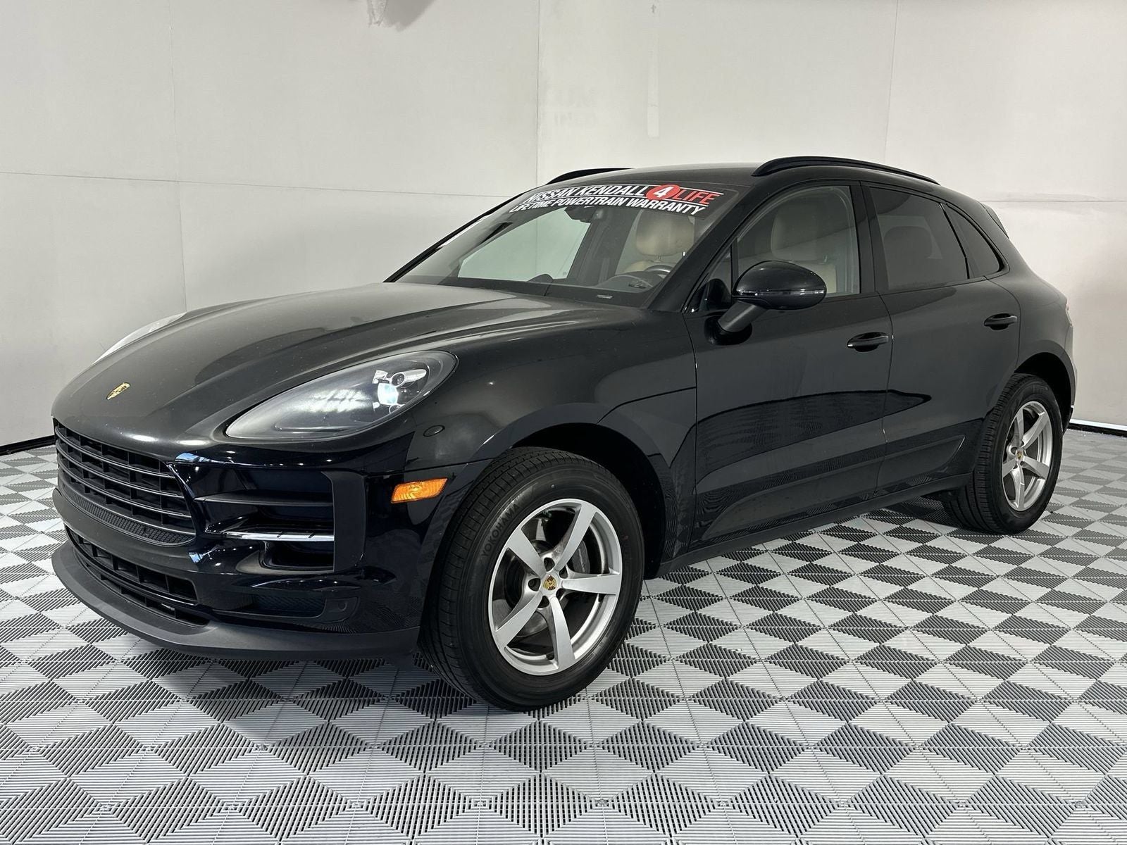 2020 Porsche Macan Base