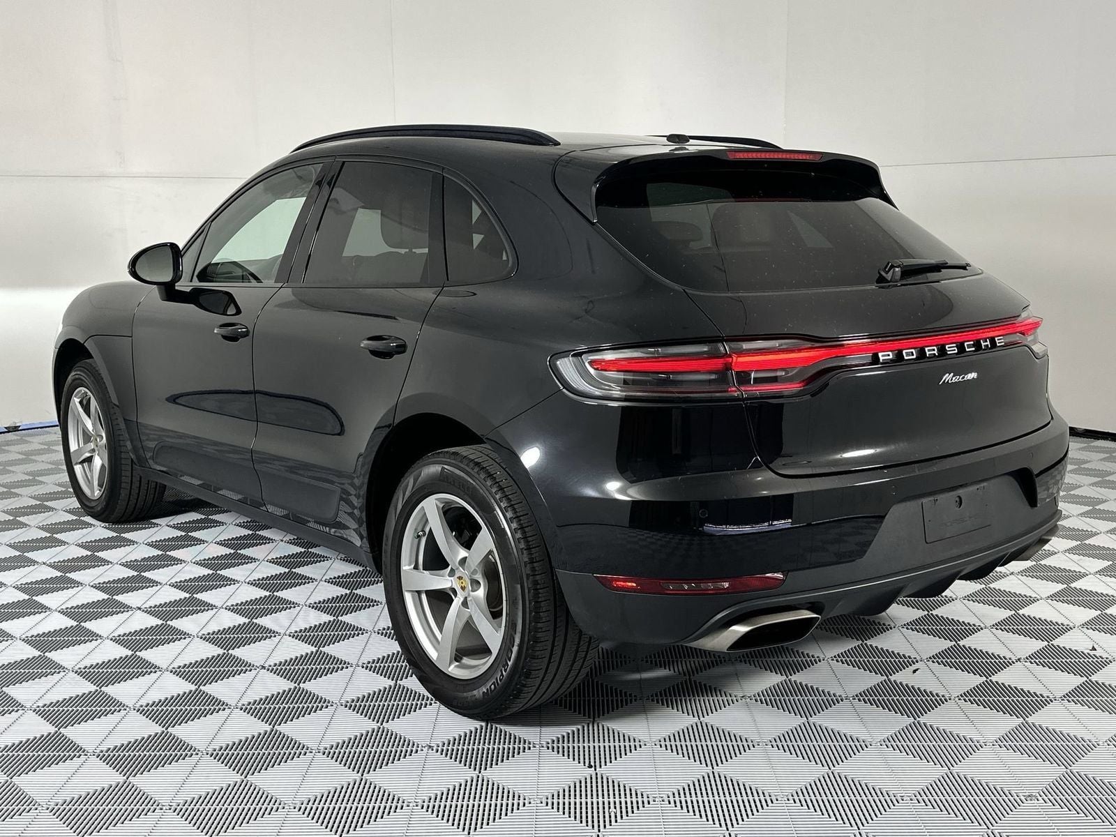 2020 Porsche Macan Base