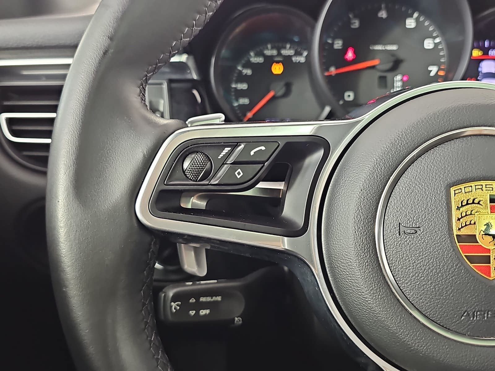 2020 Porsche Macan Base